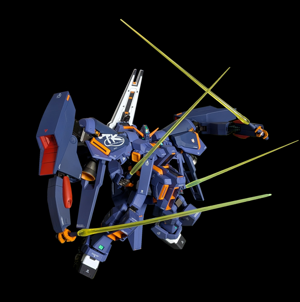 公式にもあったバイアラン腕装備バイアランを所持していたのはミキシングでイカロスユニット装備を作ろうと模索していたからですね公式から出てくれて本当によかった