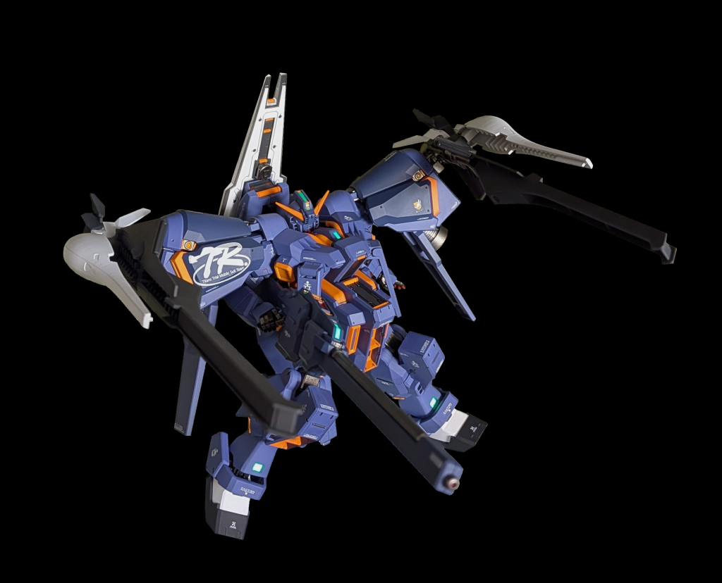 強化型ウインチキャノン装備シールドマウントパーツで接続するので大抵のパーツは装備出来るでしょう　妄想が捗る