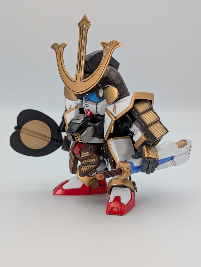 肩の放熱フィンは大袖に、ヴェスバーは鞘に見立ててます。VariableSpeed抜刀流の使い手だとかいう設定です。