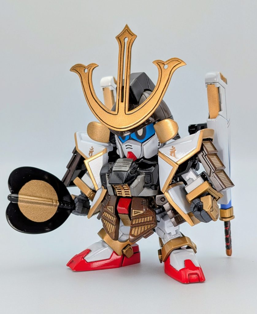 F91の幅広の肩を陣羽織に見立てています。兜飾りはプラ板から切り出して製作。そこそこ歴史に詳しい人ならとりあえずこの兜飾りで秀長だとわかる…ハズ…たぶん