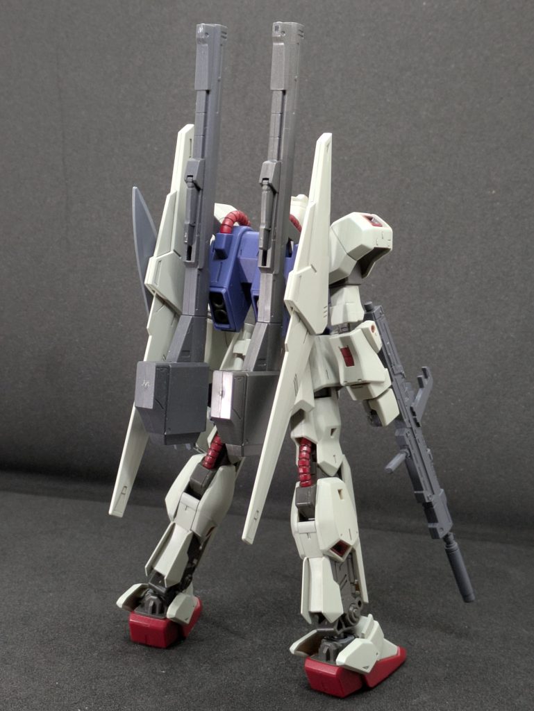 漢の浪漫でバズーカは２丁持ちで！確か、バインダーで大気圏内も少し飛行出来るって