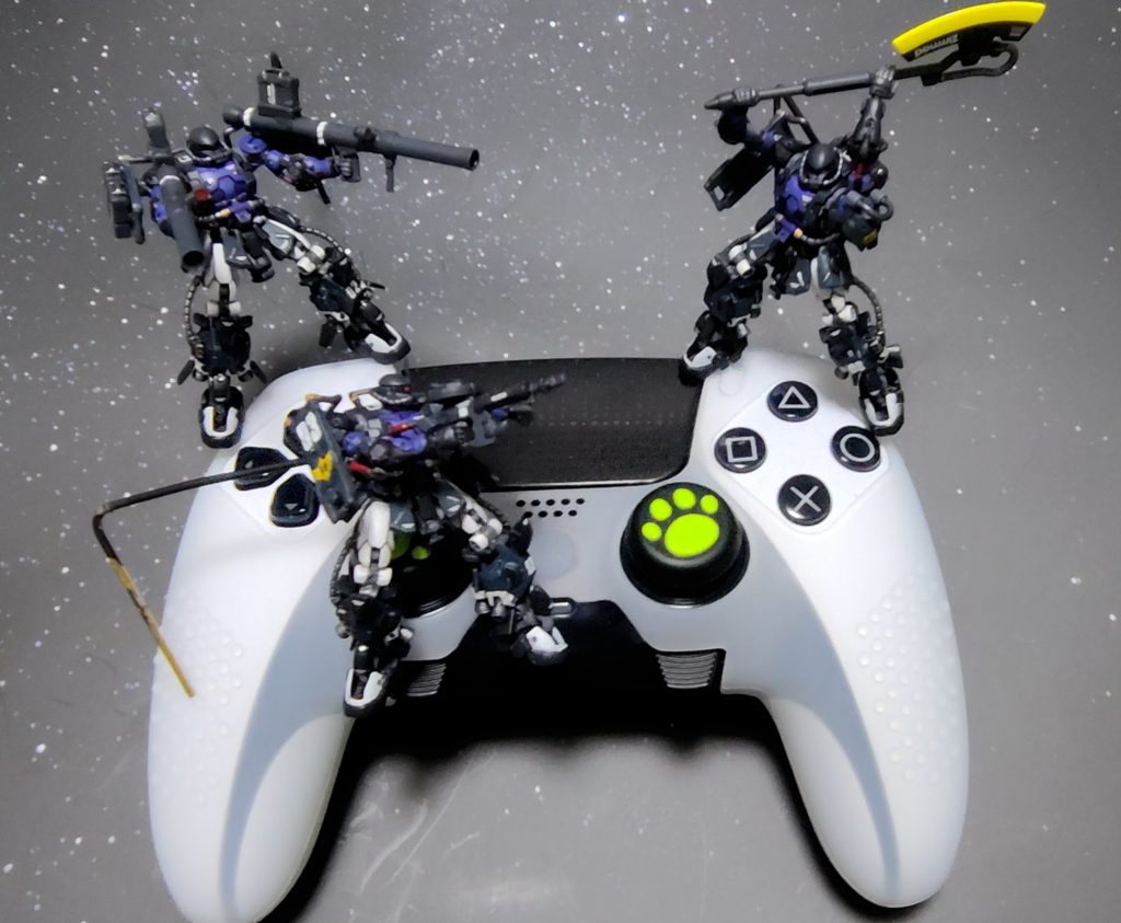 PS5のデュアルセンスと大きさの比較