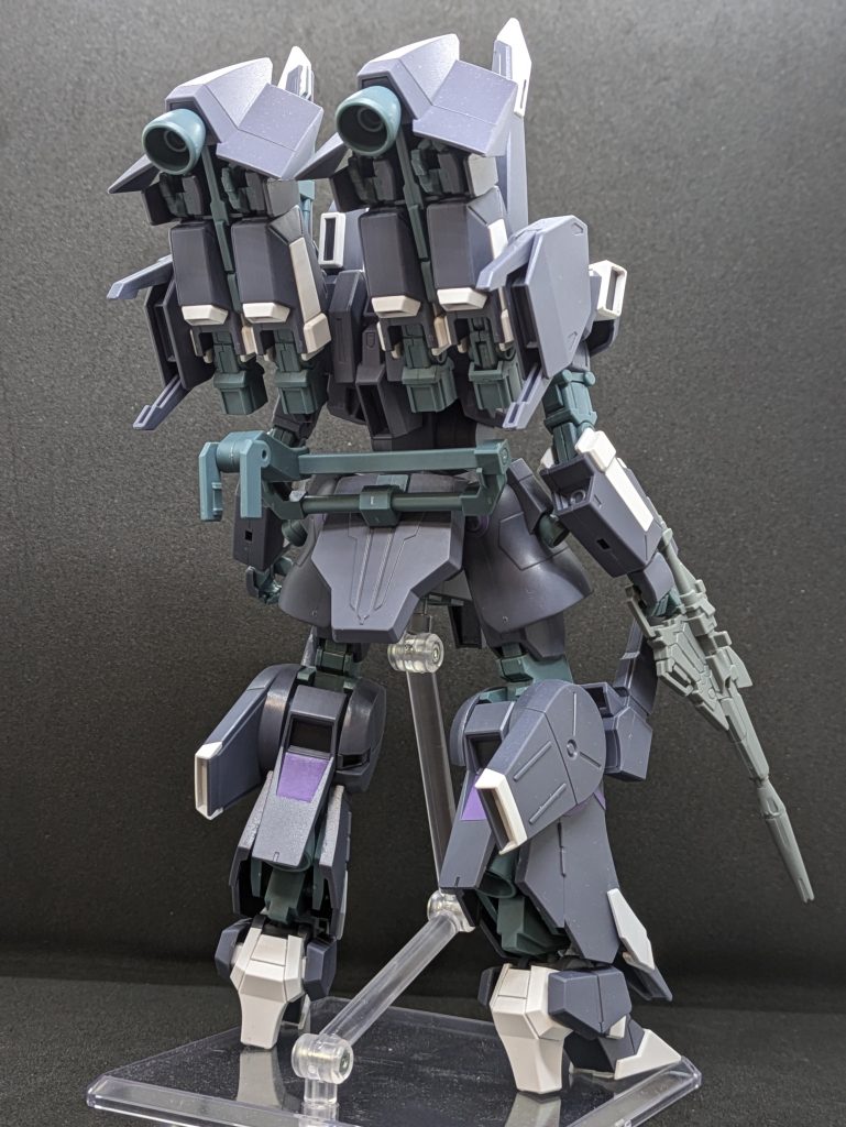 交換用の腕が4本・・・コイツも一瞬で出番終わったけどキット化されて最高ですよね✨パチ組だけどタグつけちった、ゴメンなさーい(*´艸｀*)