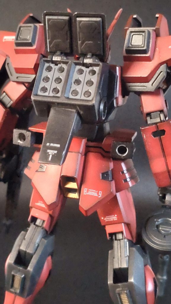 今回も相当な塗分けが必要でした。マスキングだけで半日潰れるとかザラでした。