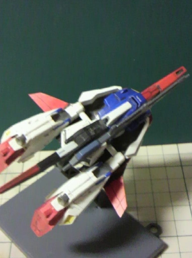 変形しないのでもう一個買ってウェーブ形態に改造してますスカスカですけどねw