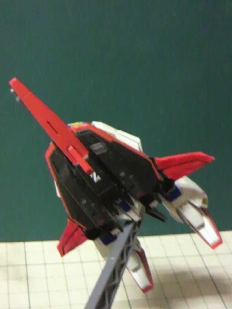 ウイングが無いのでプラ板