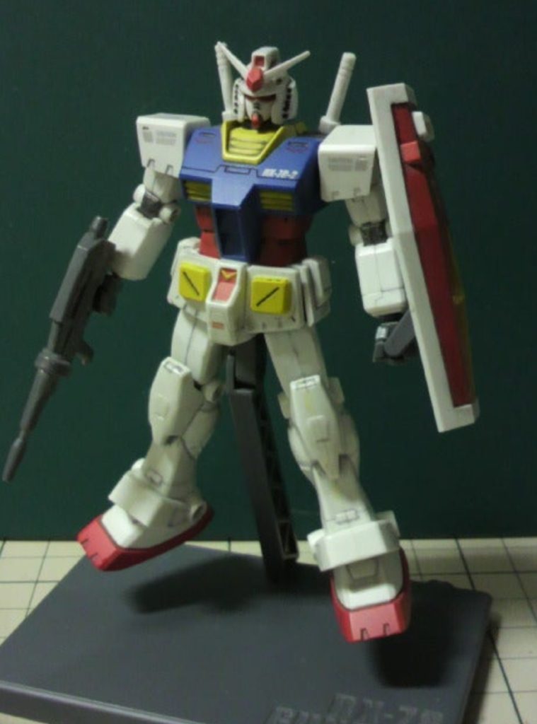 これもバランスは悪くない可動範囲は狭いけど…ゴッドもウイングも買っておけば良かったです