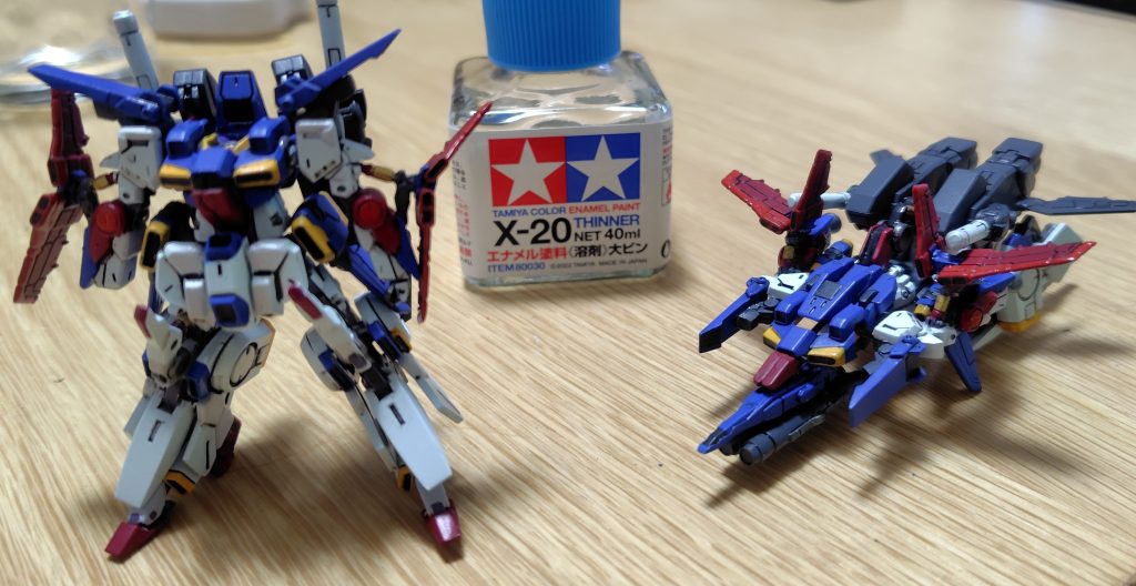 デカール貼る前。モビルスーツのZZと違いGフォートレスはパーツを細かく分解していく必要があるので予備がないと中々怖いですね。