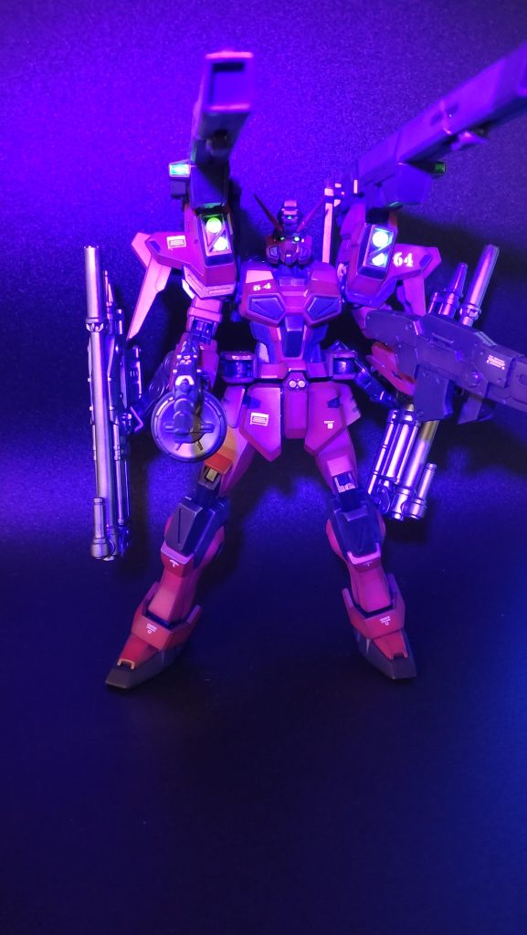 夜間に出会いたくない系の機体に仕上がった気がします。