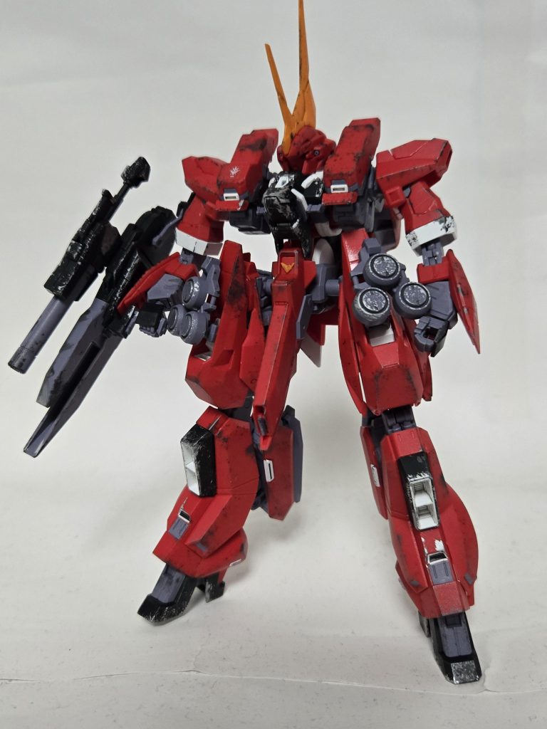 今回はスミ入れとチッピングだけです！成型色が優秀なのでクリア吹いてもこの完成度です！