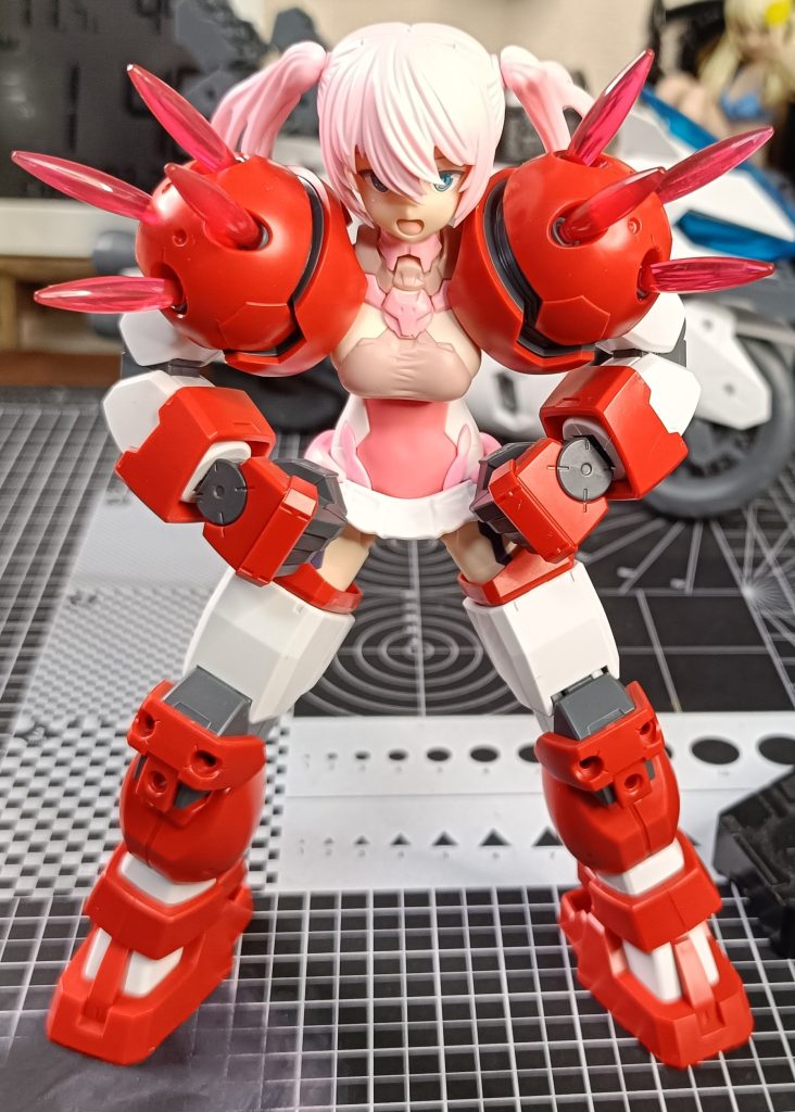 (´・ω・｀)元々はいにしえのネタにあやかって「まどタス」にしたかったのん。…まぁ、まどかの出荷数が少なくて買えなかったけどタイタスは買えたので、30MSでまどタス風にしたネタ投稿。ネタ投稿だから背景布なんかも使わずに撮影。版権的にまどかが強すぎるから、GUNSTAに投稿するならコッチのほうがかえって良かったのかも。…まぁセンシティブ喰らったがなww次、喰らっても萎えるのでララネルのスカートまで拝借して極力センシティブ回避wwガンプラ割合も面積比で60%は越えてるだろうからコレはタイタス！（強引）