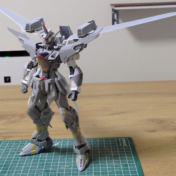 イモータルジャスティスのバックパックのパーツ揃いました。これにて本体のパーツは終わり。残すはシールドとライフルのスクラッチ。それができたら全身のディテールアップ作業です。過去最高の加工精度が出てます✋️(笑)（4枚目）