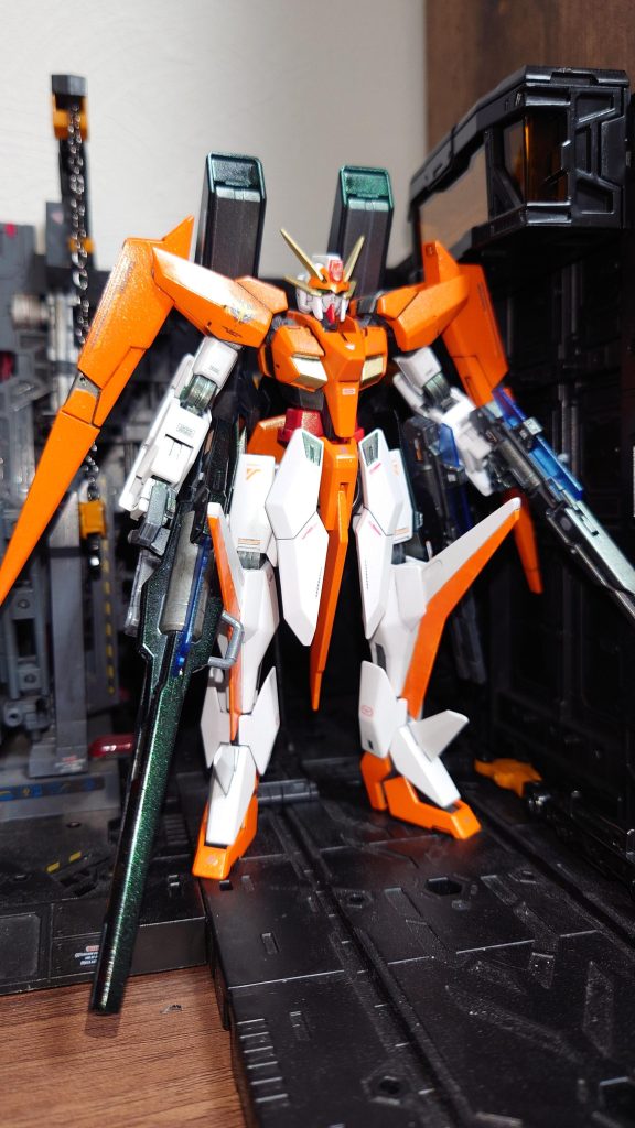 「格納庫にて」武装にGNミサイルコンテナ、GNキャノン（GNバルカン付き）、GNビームライフルを追加機首部変更によりGNバルカンがオミット