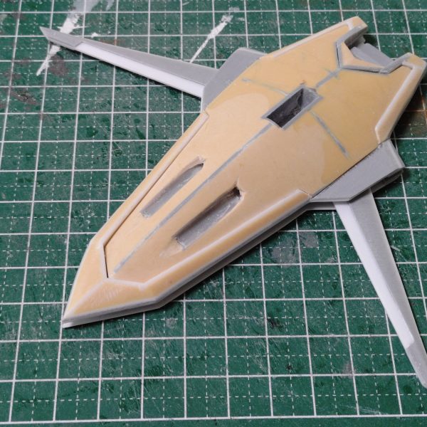 無事にシールドも形になり、これにて1/100イモータルジャスティス全体で作るおおまかなパーツは作り終えました。こっから雑に作ったパーツの修正、ディテール追加等、ブラッシュアップの作業に入るので完成前はこれが最後かと。GW明け、5月中の完成投稿できたらと思います🙇‍♂（6枚目）