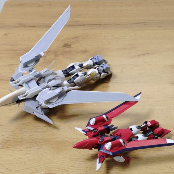 無事にシールドも形になり、これにて1/100イモータルジャスティス全体で作るおおまかなパーツは作り終えました。こっから雑に作ったパーツの修正、ディテール追加等、ブラッシュアップの作業に入るので完成前はこれが最後かと。GW明け、5月中の完成投稿できたらと思います🙇‍♂（4枚目）