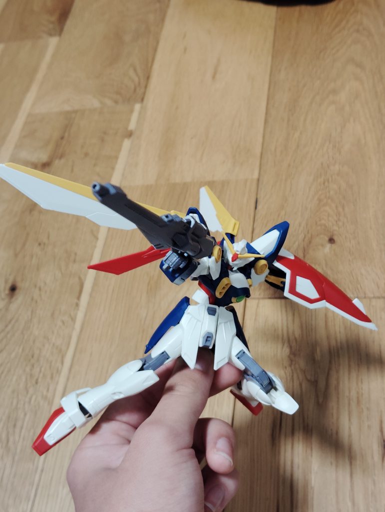 作品名：EGウイングガンダム<p>お久しぶりです。テスト勉強などがあり全然投稿ができていませんでした。 テストが終わったということで息抜きにEGウイングガンダムを作りました。 塗装しようかなと思ってます(その前に塗装環境整えないとなぁ)。</p>
