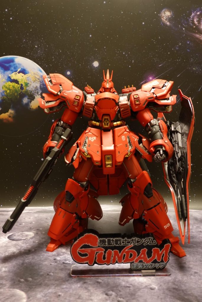 まだエアブラシを購入してなかったのでスプレー缶でランナー塗装。ゲート跡もそのままです(gundam-kao5)