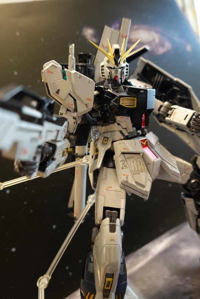 チタニウムの艶が美しい(zaku-kao2)（写真撮ろうとしたら〝カビ〟コーティングされてましたがチタニウム強し！ツルツルで簡単に拭きとれました！、、、たぶん。）