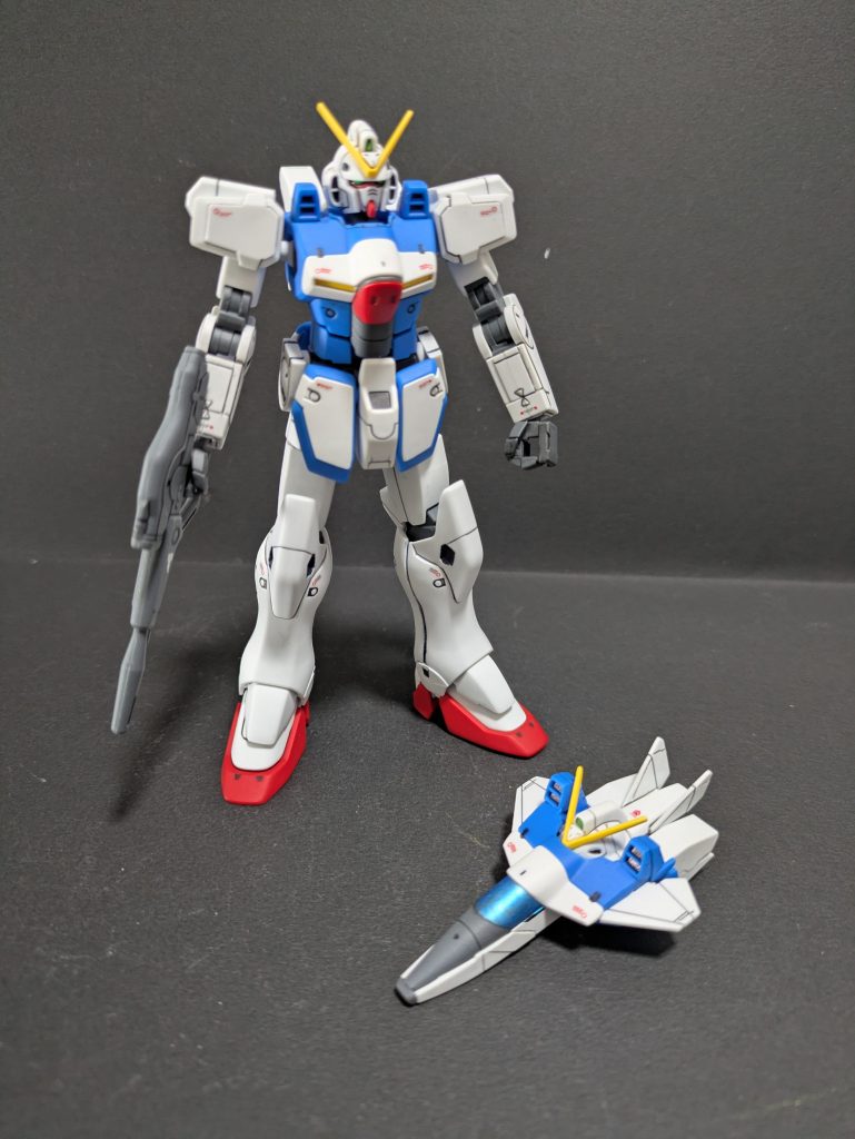 その反動で次の作品であるGガンダムは低年齢層にもウケるような作風になったのかもしれませんねwみんな1つになって大団円ですし✨&nbsp;話してると視聴したくなりますね😆