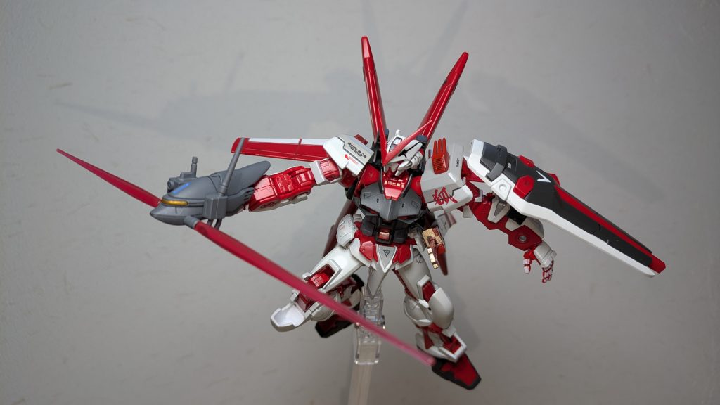 全体的に水性塗料でエアブラシ塗装。臭いも少ないし乾燥も色乗りも良くて気に入ったんだけど、エアブラシ使っても大丈夫ですよね??アクリルのプラ侵食やはめ込み上手くゆかず割れるなどハプニングが多々あり、今回も製作してく上で色々と勉強になりました。