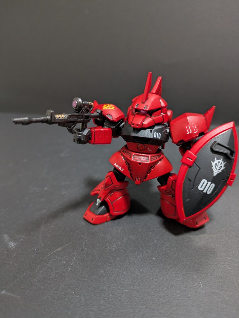 左肩ジョニー・ライデンのデカールないので、RとBの白それぞれ貼って、上から赤のRとB貼ってます💦