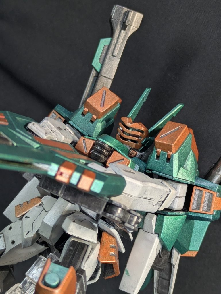 このマスクから狙う視線。ヴェルディバスターの好きなとこですとは言っても加工が上手くできずツインアイは隠れちゃってます(((ｺｿｯ)))