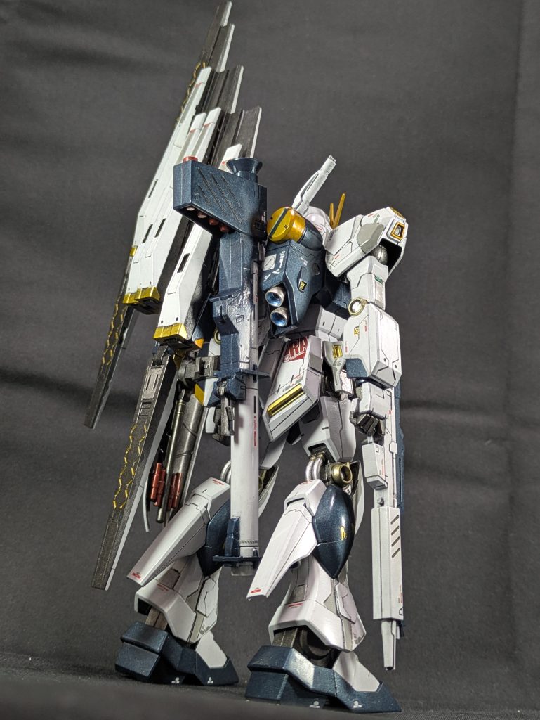 デカールはRGニューガンダム専用デカールでぽく見えるかなぁと💦