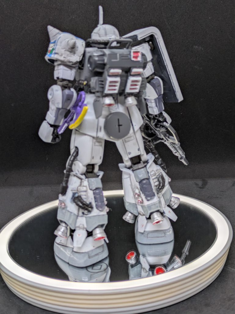 高機動型（以下06R）の背面は主張したい所なので、今回は背面写真を多く載せました。ザクIIっていえば、本来この06Rのことですよね。ザクIっていうのは馴染みがなくて、旧ザク、普通のザク、そしてこの06RがザクII。