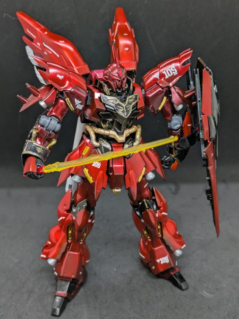 うーん、個人的に私はライフルの方が好きかな。エングレービングは筆です。気合いです（ハミ出してますが・・・）。