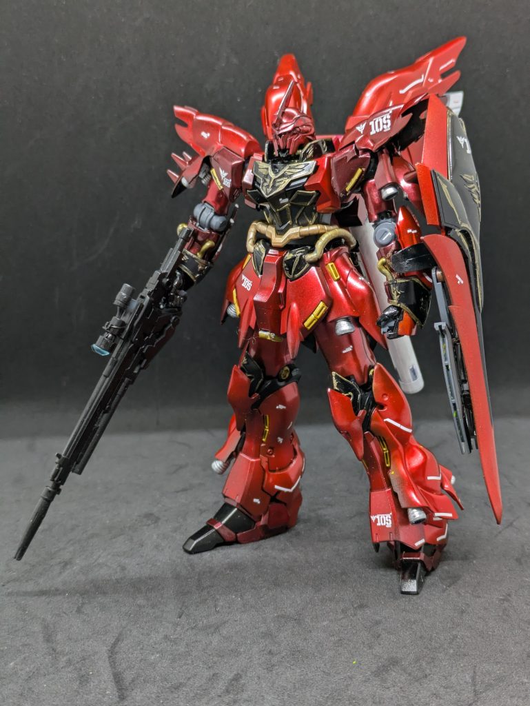 HGとは思えない重量感があります。最近のMSにありがちなデザインでもしっかりと自立するのも嬉しいところ。でも最近かと思ったらシリーズナンバー116なんですよね。この頃からHGも普通に作るだけで十分な完成度になってきた気がします。