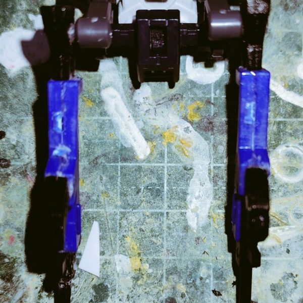 バックパックキャノン(仮)、完成しました。ダークアースリィの背面に取り付けてみました。（2枚目）