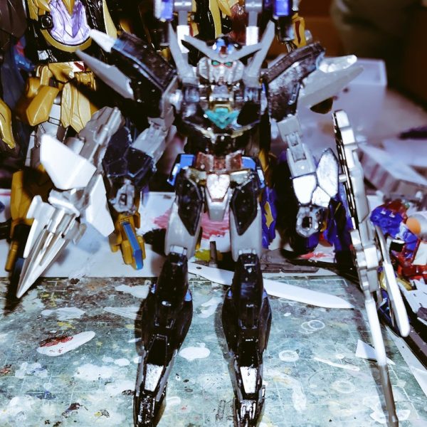 バックパックキャノン(仮)、完成しました。ダークアースリィの背面に取り付けてみました。（3枚目）