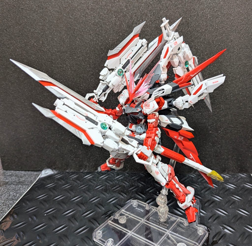 ガンダムアストレイレッドドラゴン–2枚目/制作者：@Ymarl1