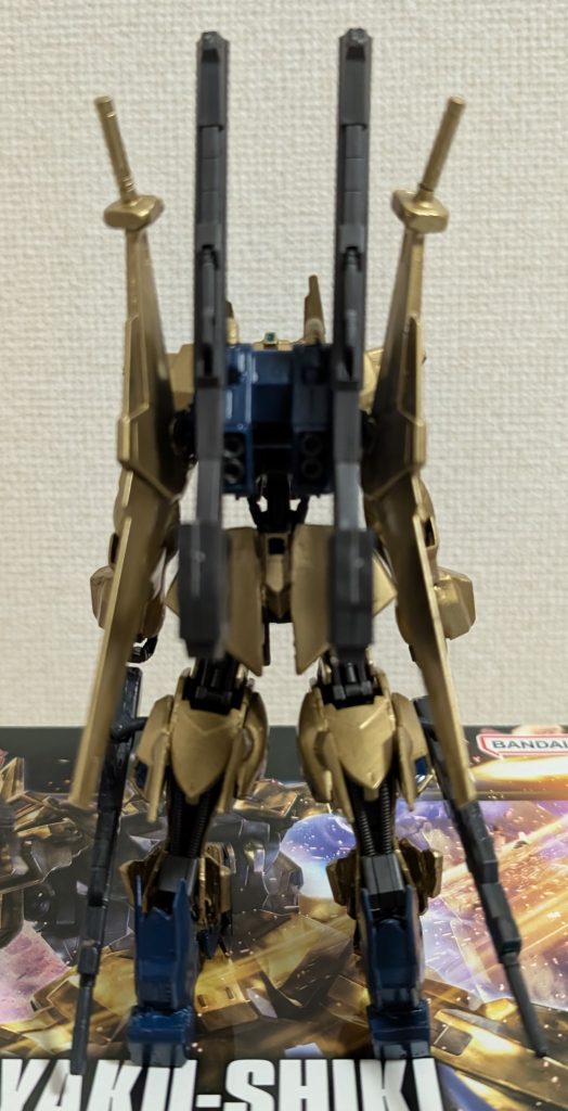 使用したガンダムフレーム部分は、基本アメイジングバルバトスルプスです。頭部アンテナはアスモデウスを移植し、手甲は端白星にしてます。