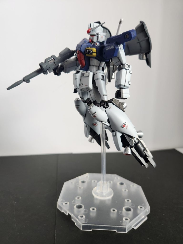 肩のバーニアは敢えてカットしました。