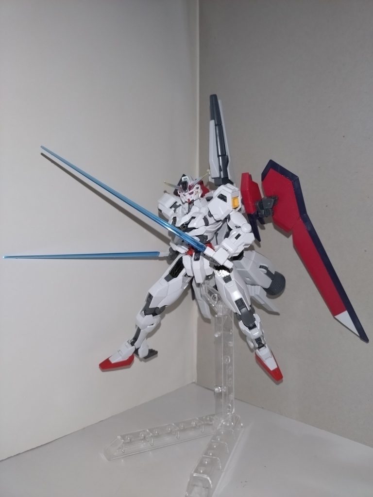 ビームサーベル大腿部にラックがある。二刀流で使うことが多くなった。