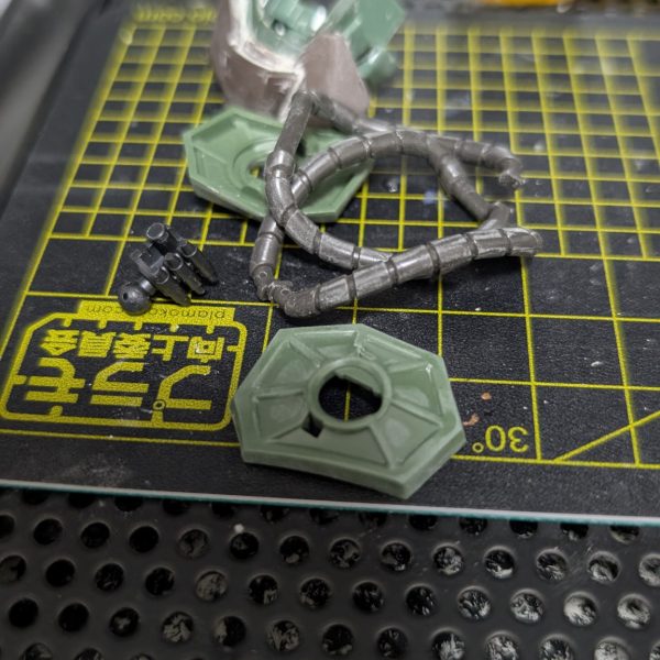 400番ヤスリがけ続いています✨️疲労はあまりないですが、単調なのでながら作業しながらYouTube見ながらで続けます☺️動画です↓（2枚目）