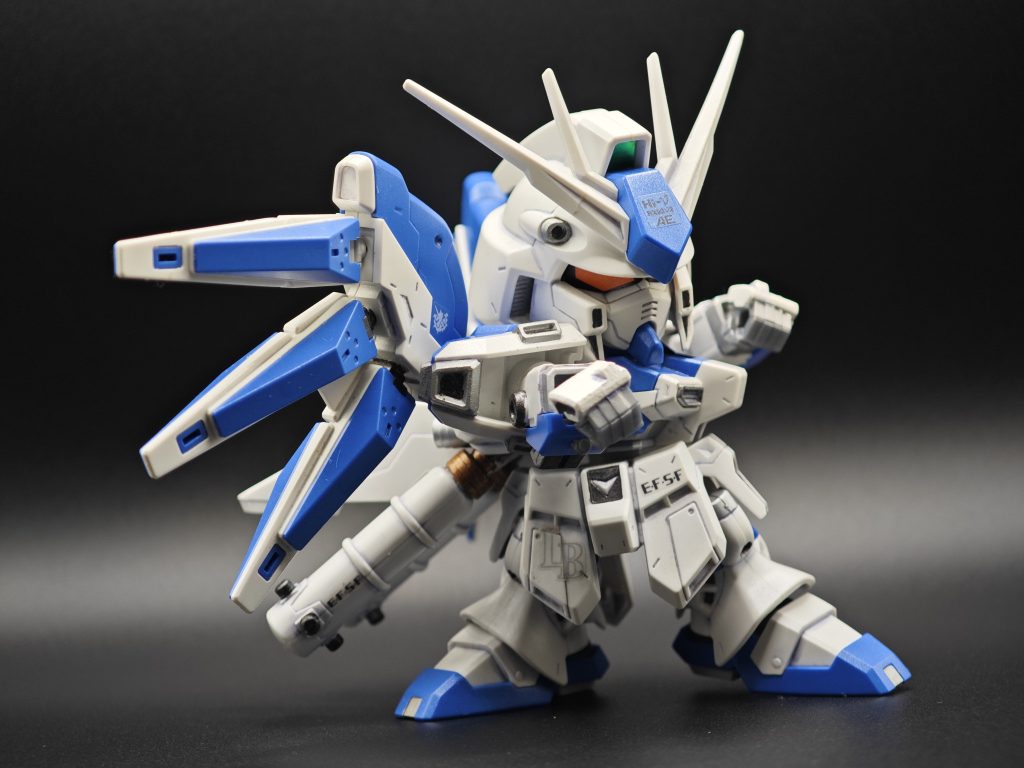 可動はそこそこ、上半身周りは結構優秀ですが下半身は膝やスカートの可動が無いので現行のクロスシルエットとかに比べるとちょい微妙です。