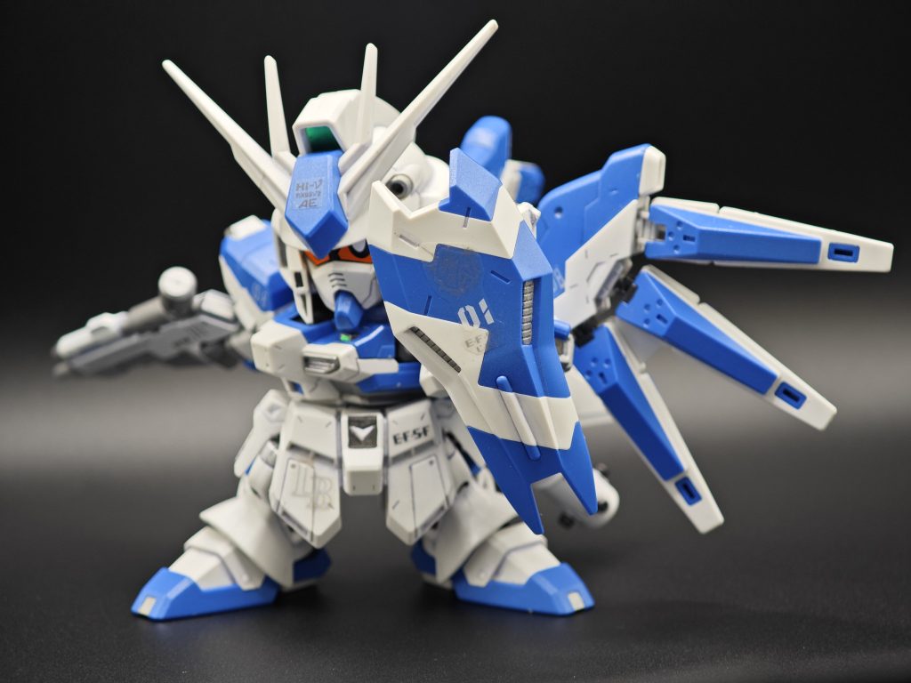 シールドのカラーリングもしっかり色分けされてます、胸とか脚とか色分けはかなり頑張ってる感じです。