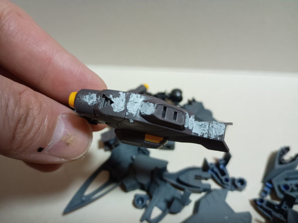 と思ったけど、このキット合わせ目が多いッ!!!(笑)