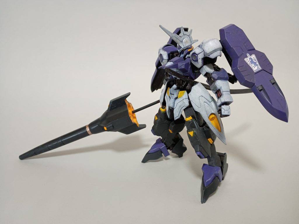 キットはHGです。鉄血らしくガンダムフレームが中にちゃんと入ってるのが凄いよね。