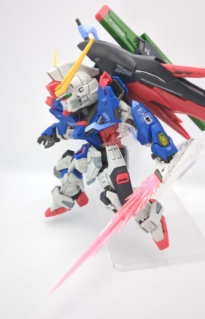 実は左のサイドアーマー一旦取り外す時に接続軸が折れてしまって、今回初の試み❗️真鍮線を使っての修復に挑戦してみました❗️難しくて上手くできませんでしたが初回はとりあえず外れなければ良し！としました😂