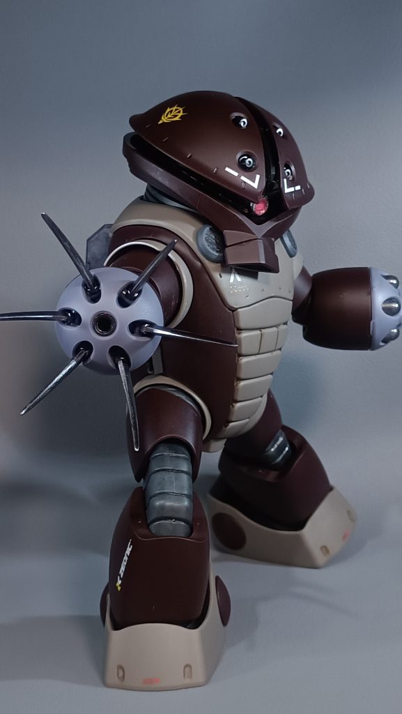 水陸両用でアニメでもバラスト水らしきものを盛大に放出しているシーンがありますが、あまりにも穴が小さいので、追加しておきました。