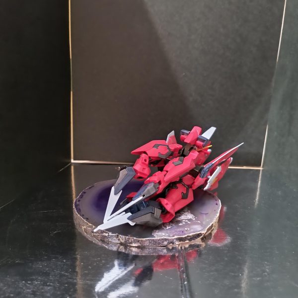 腰がまわらない(zaku-kao2)この人ロボ感めちゃくちゃありますよね。そしてこのMA形態！たまらん（2枚目）