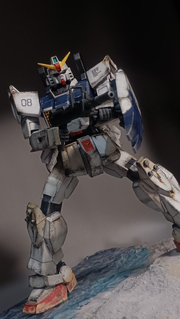 マシンガン構えです。