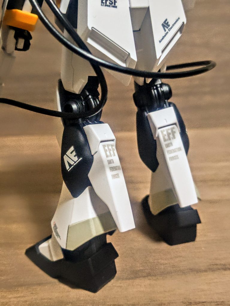 次はノーマルのガンダムで、とか思っていましたが、またνガンダムが増えてしまった。。まぁこちらは例のケースに入れるだけだからOKなんですがね。そしてクスィーガンダムも凄くお気に入りでしたが、胸の部分、青くしたいですねぇ。もう一機作るにしては大きすぎますが、ペーネロペーと比べてどうしたものか。いつもこの次を考えてるときが長い（笑）。まぁ楽しい時間です。