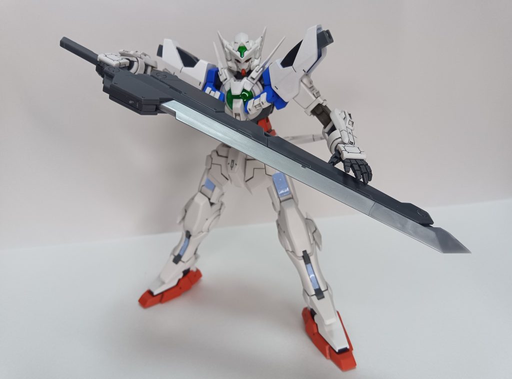 5本目、サムライマスターソードは分割して使えますが、この合体状態を一つとしています。牙突のポーズをとらせたかったけど、可動範囲が…