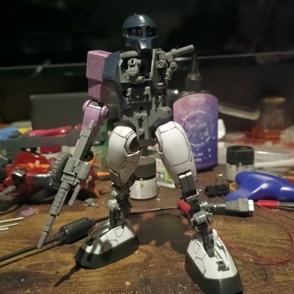 旧キットだけにサクサク組んでたら途中の写真だいぶ撮り忘れました😅💦上半身と腰部が一体になってるのが懐かしいですね🤣😅💦（4枚目）