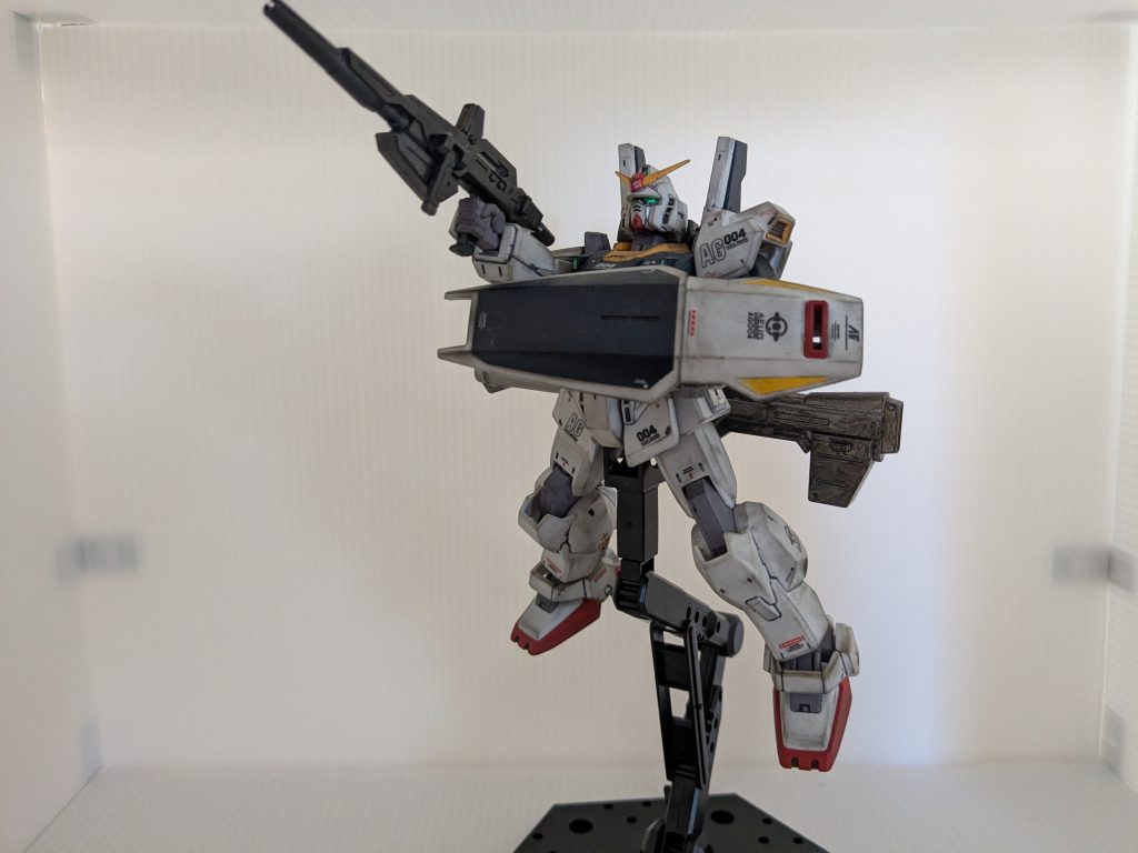 グリプス戦役と第一次ネオ・ジオン紛争を、通しで戦い抜いたパイロット(エルではない)が乗っています。