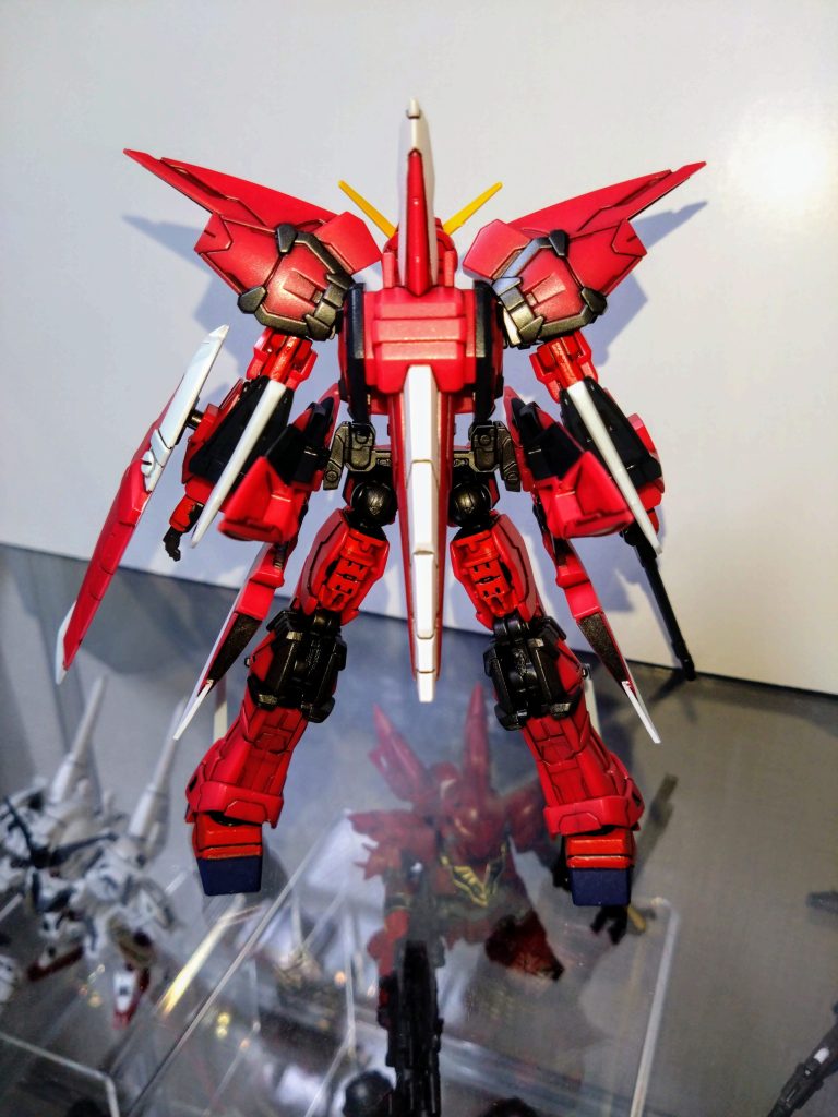 古いGフレームのふくらはぎに付いているピンは切り飛ばしました。